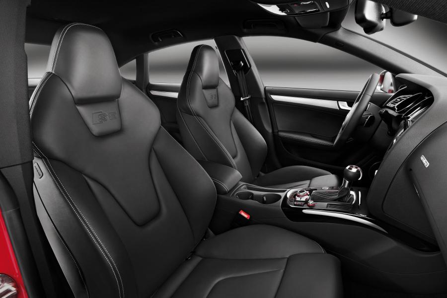 Интерьер Audi S5 Sportback 2011 года  (WW) (фото 10 из 40)